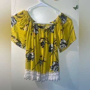 Miss Lil off shoulder Shirt